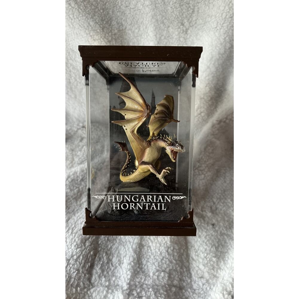 Harry Potter Magical Creatures Noble Collection No. 4 Hungarian Horntail Classic